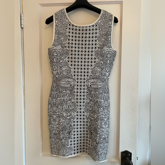 BCBG Maxazria tribal Body Con cocktail dress - size M (never worn!) - Picture 2 of 5